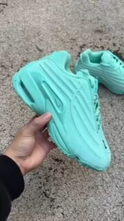 Best plug. Best price. No cap 🧢
📦 All sizes available on request (pre-order)
📩 DM to secure your pair
🌍 Ships worldwide
#sneakerplug #trustedplug #dmforprice #foryou #kicksdaily #sneakercheck