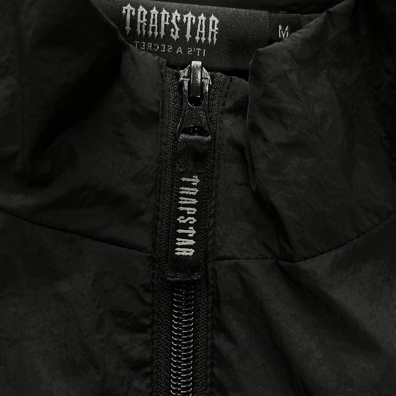 Trapstar Irongate 2.0 Shellsuit Red Black Set – Image 3