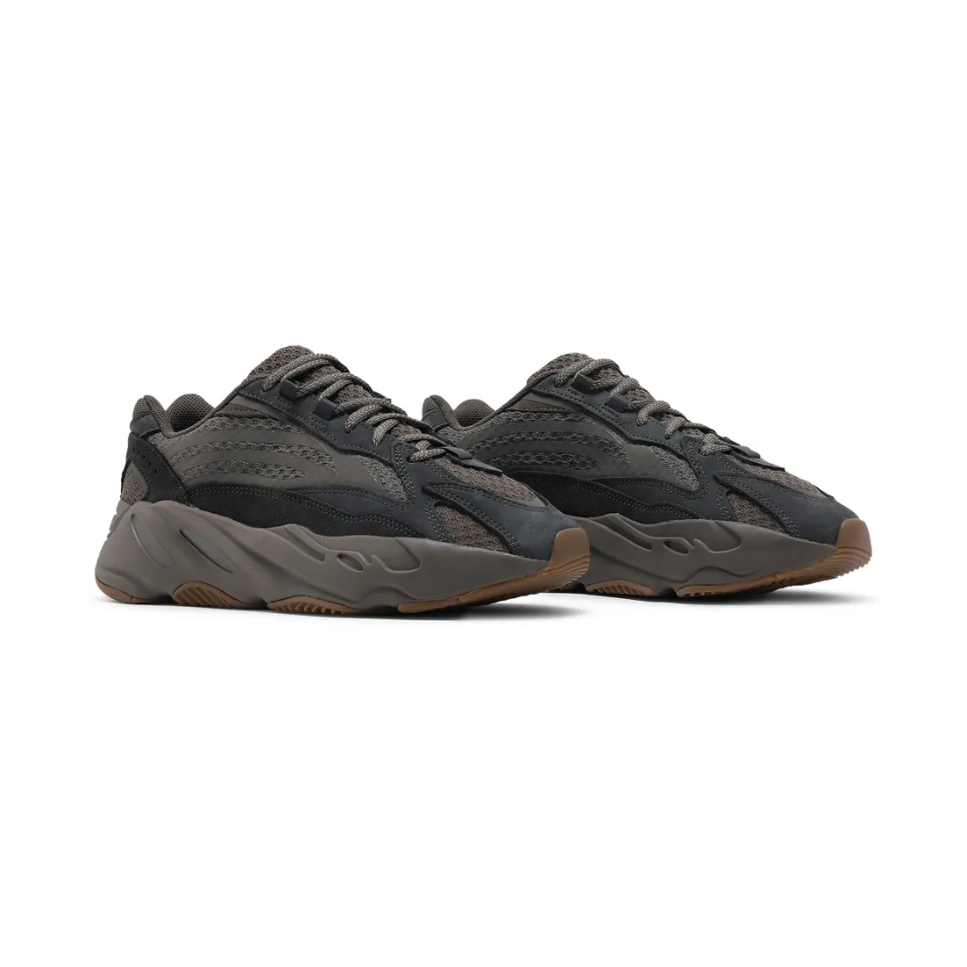 Yeezy Boost 700 V2 "Mauve" – Image 3