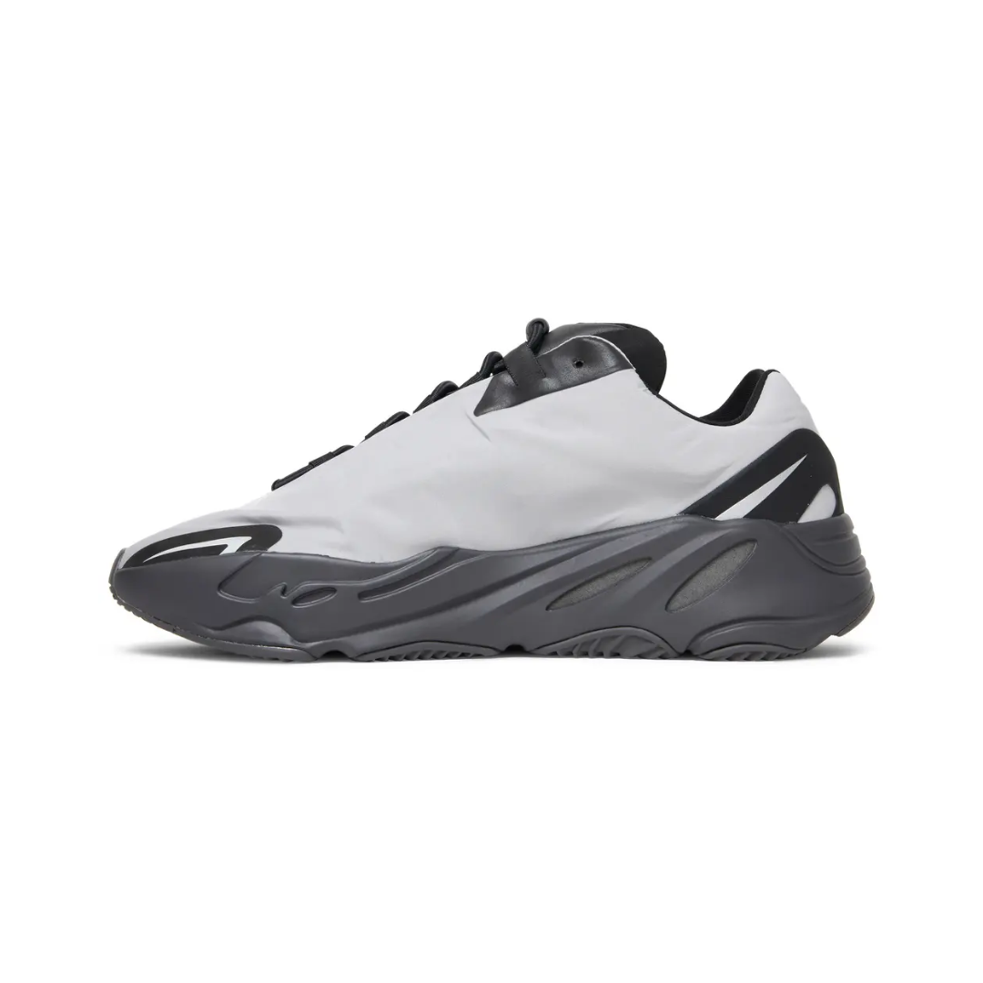 Yeezy Boost 700 MNVN "Metallic" – Image 4