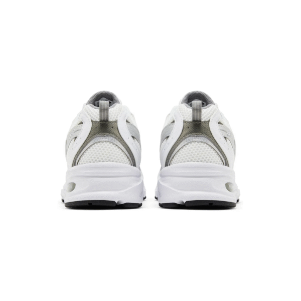 530 "White Metallic Silver"