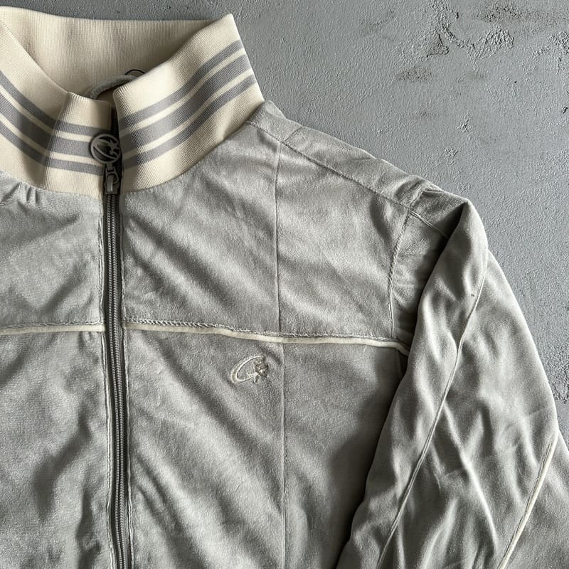 Corteiz Grey Velour AMG Set – Image 4